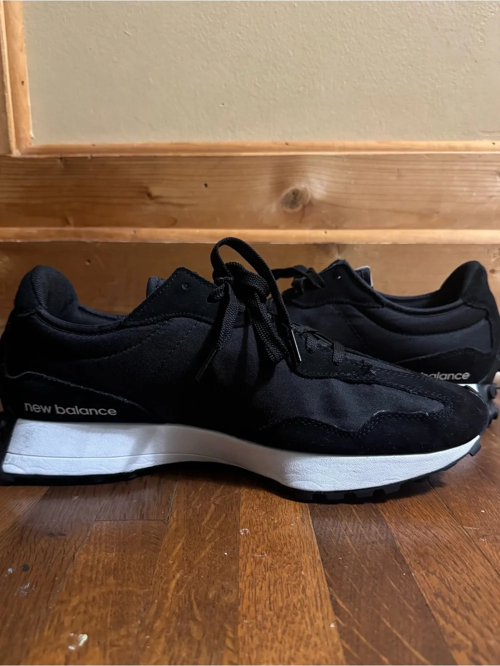 Mens black new balance 327 sneaker size 12